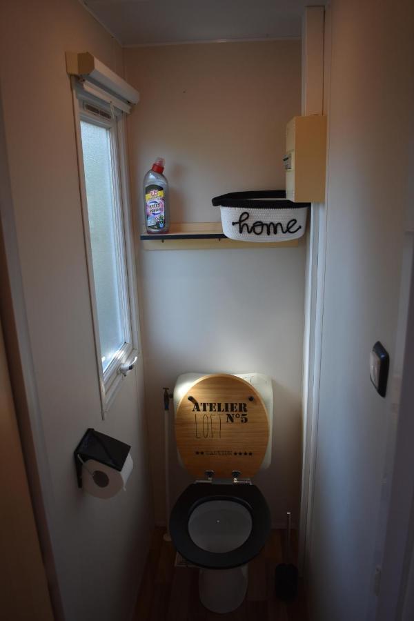 Mobil-Home Sur Terrain Bucolique Hyeres Exterior photo